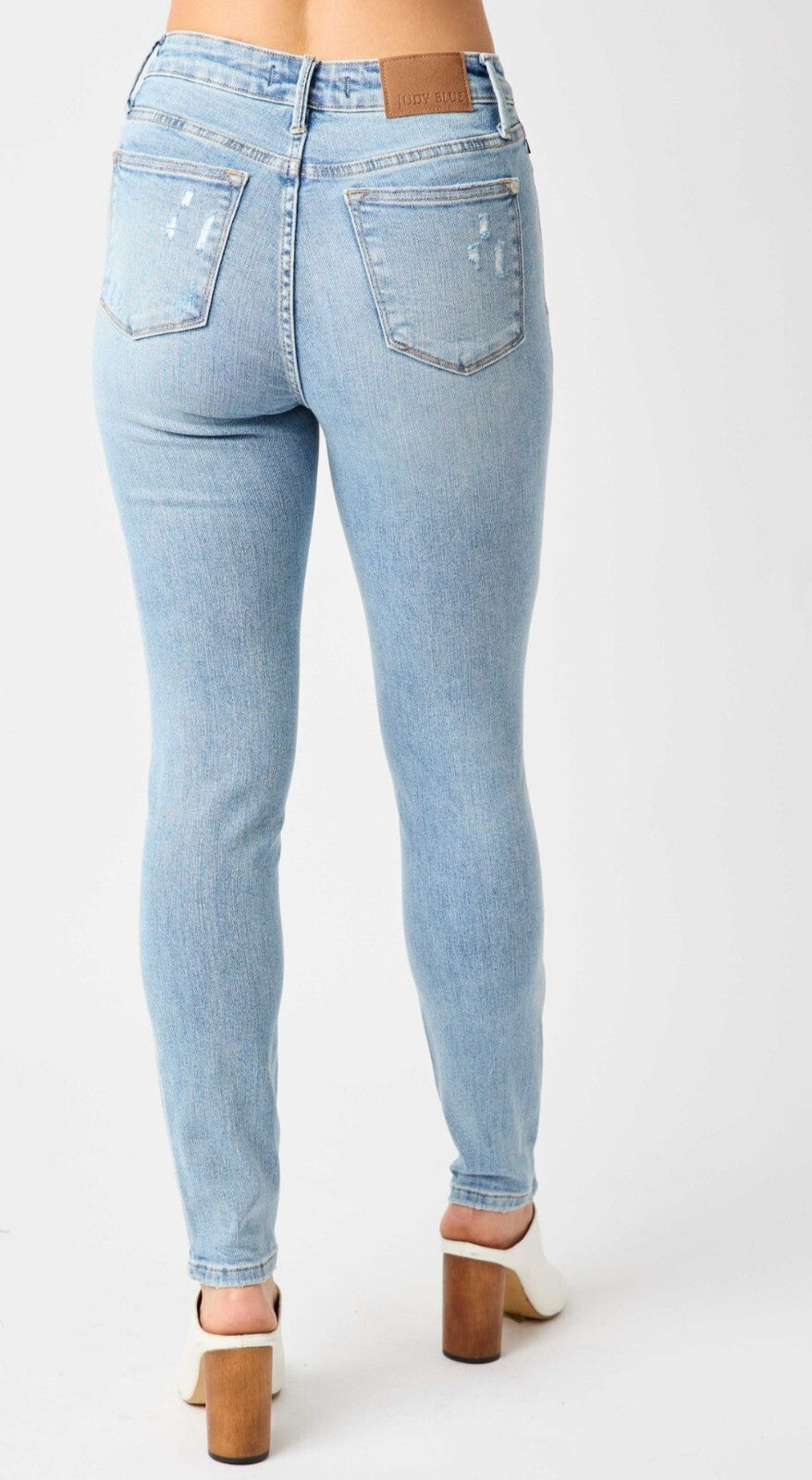 Judy Blue  Mid-Rise Skinny  W/ Tummy Control Destroyed Knee Jeans
