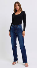 Judy Blue Mid-Rise Straight Fit  W/ Frayed Hem Jeans