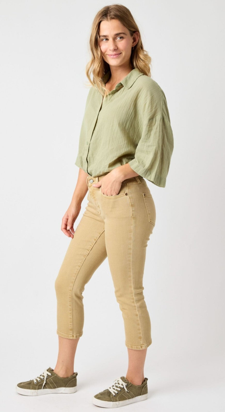 Judy Blue Mid Rise Khaki Skinny  Capri