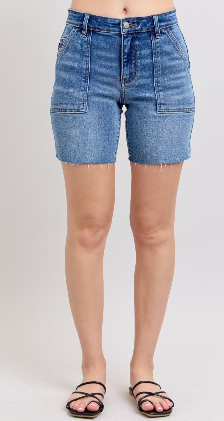 Judy Blue Mid-Rise Bermudas W/ Back Flap Pockets Shorts
