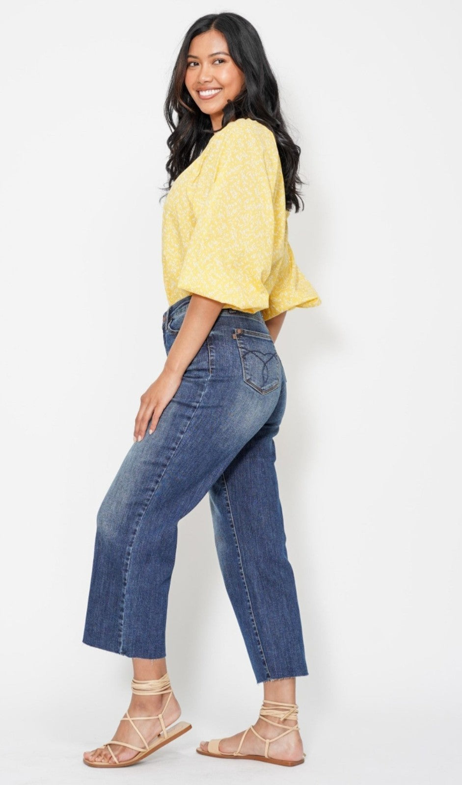 Judy Blue High-Rise W/ Back Pocket Detail Wide Leg Crop Jeans