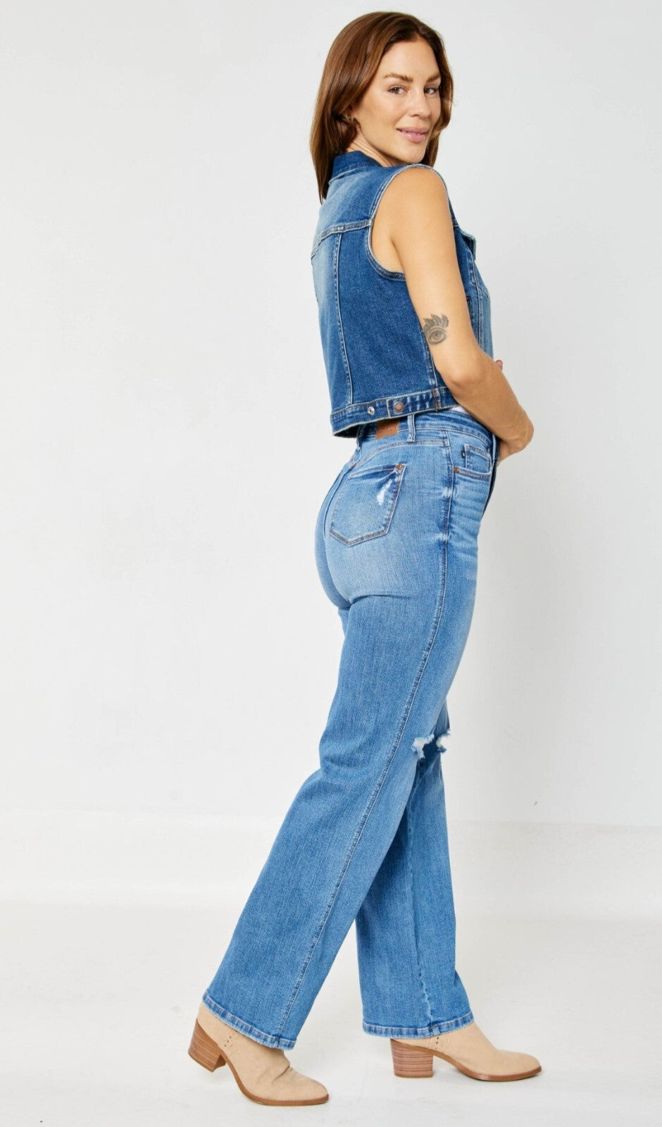 Judy Blue  High-Rise Straight  W/ Tummy Control Destroyed Knee Jeans
