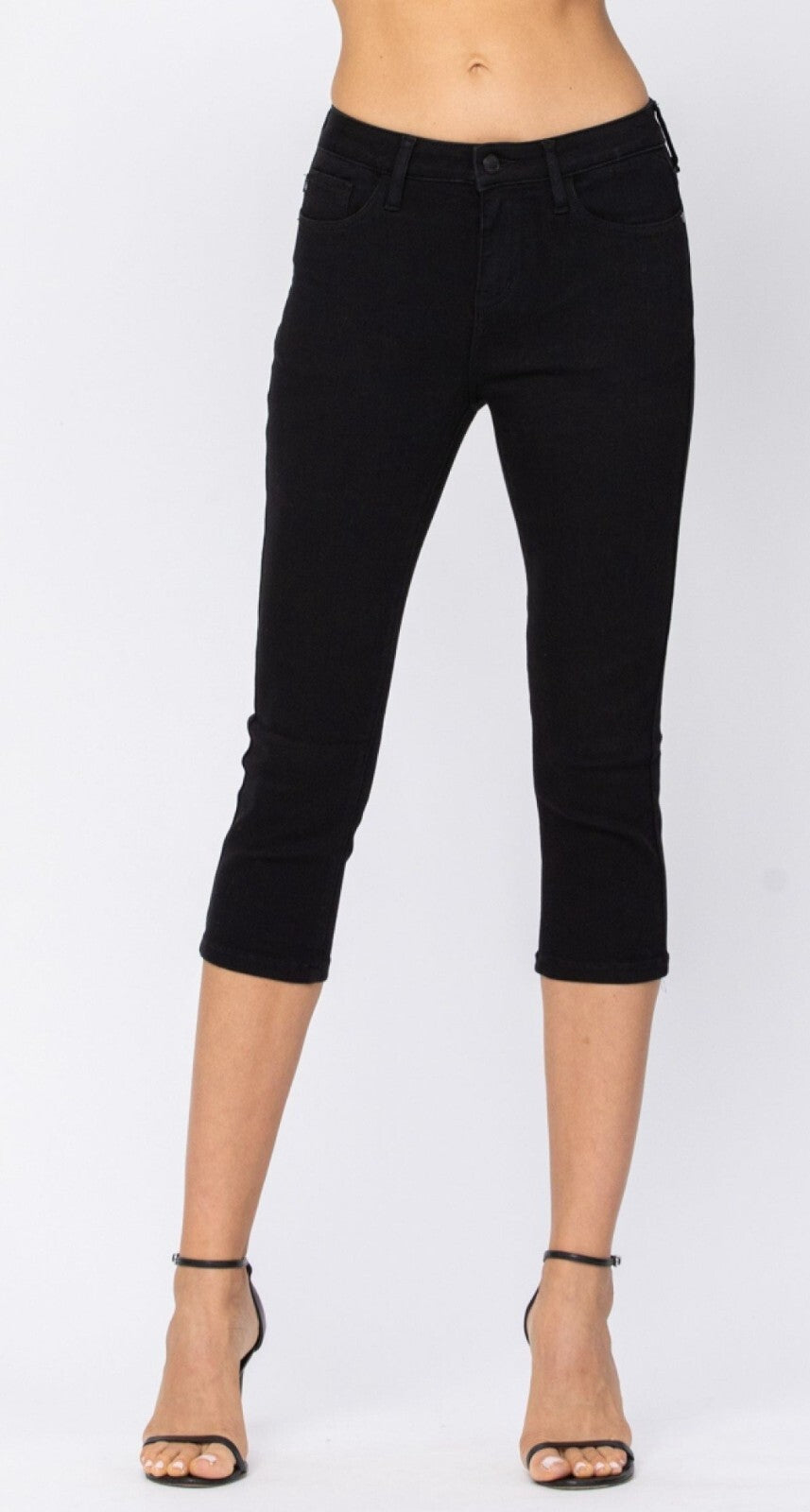 Judy Blue Mid-Rise Skinny Black Capri