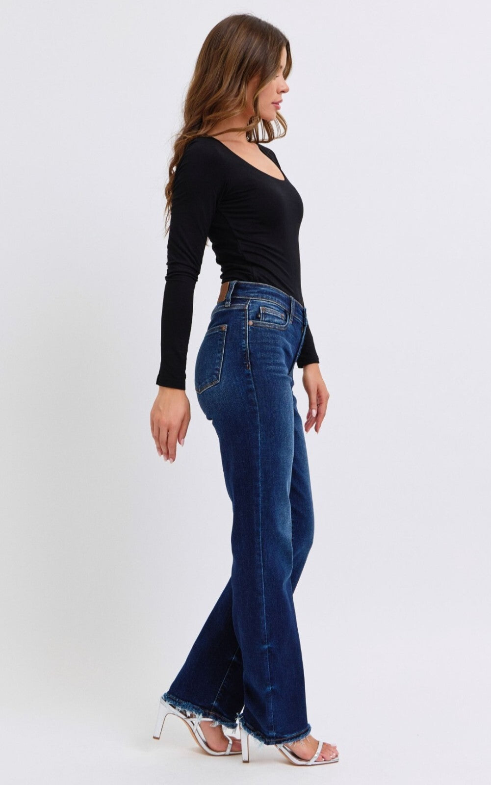 Judy Blue Mid-Rise Straight Fit  W/ Frayed Hem Jeans
