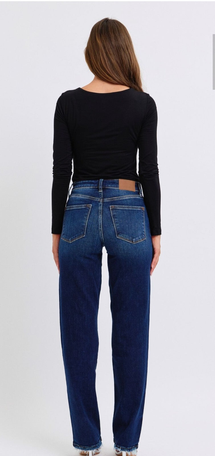 Judy Blue Mid-Rise Straight Fit  W/ Frayed Hem Jeans