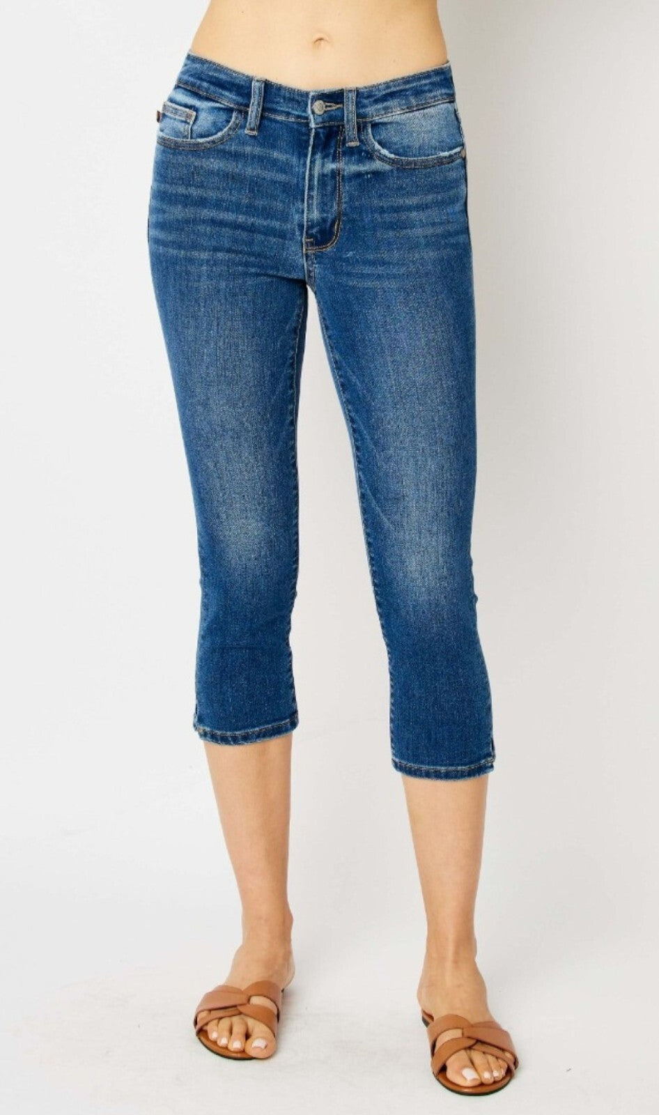Judy Blue Mid-Rise Skinny Non Distressed Capri With a Side Slit