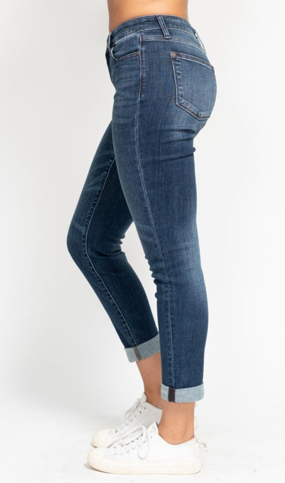 Judy Blue  Mid-Rise Slim Fit Non Distressed Jeans