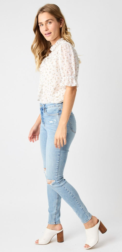 Judy Blue  Mid-Rise Skinny  W/ Tummy Control Destroyed Knee Jeans