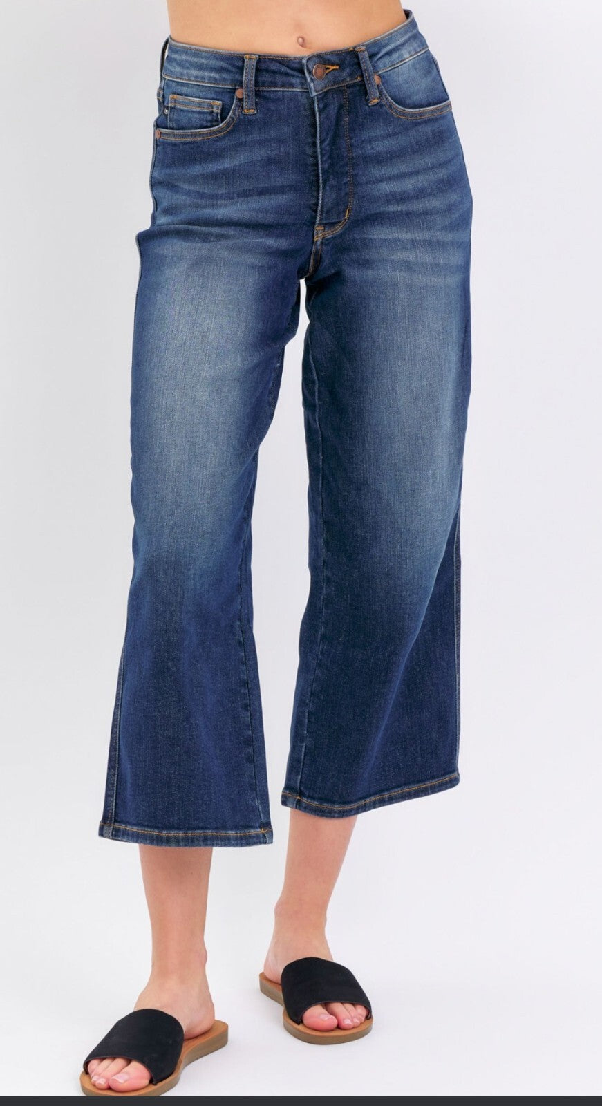 Judy Blue Mid-Rise W/ Tummy Control Wide Leg Crop Jeans
