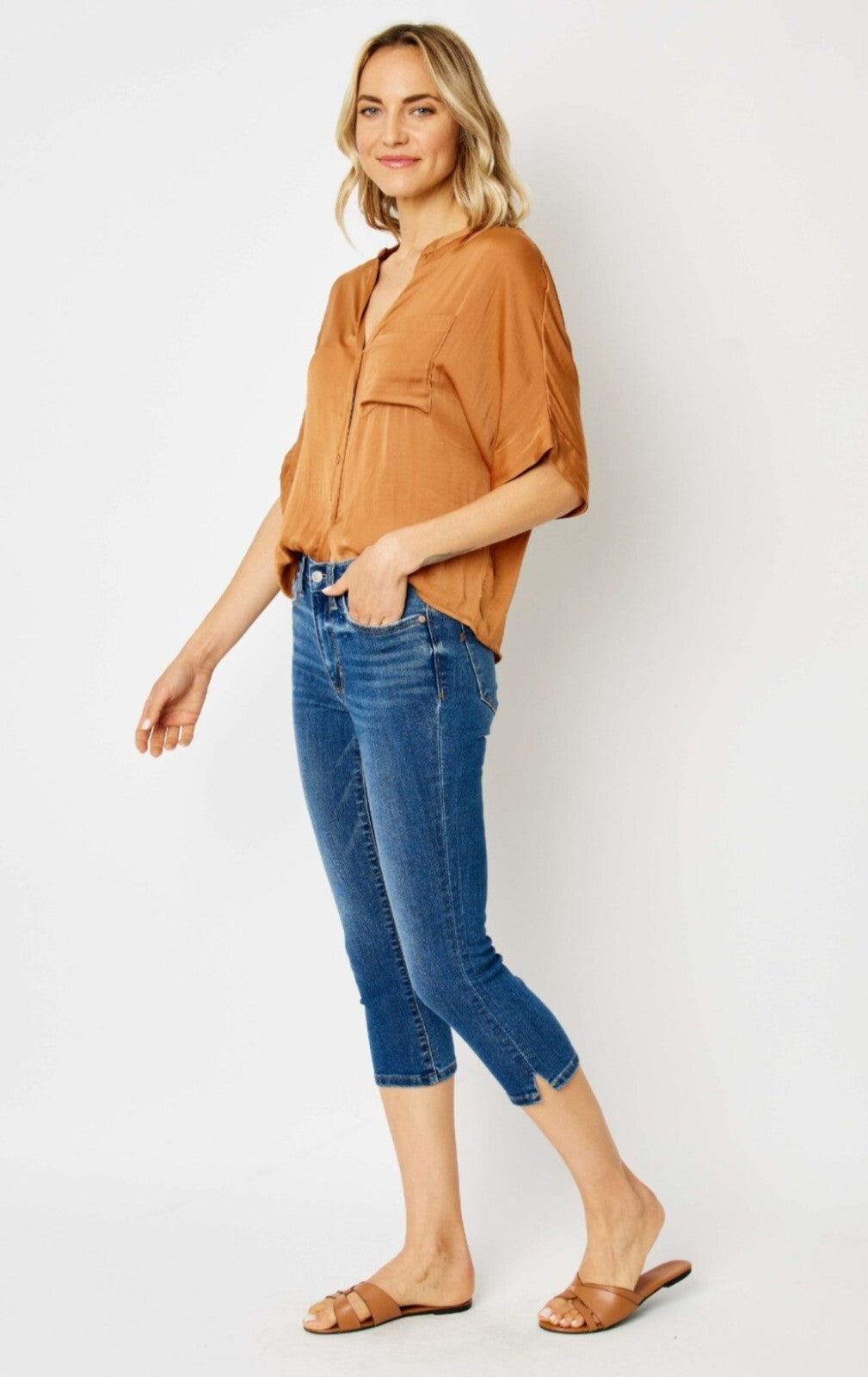 Judy Blue Mid-Rise Skinny Non Distressed Capri With a Side Slit