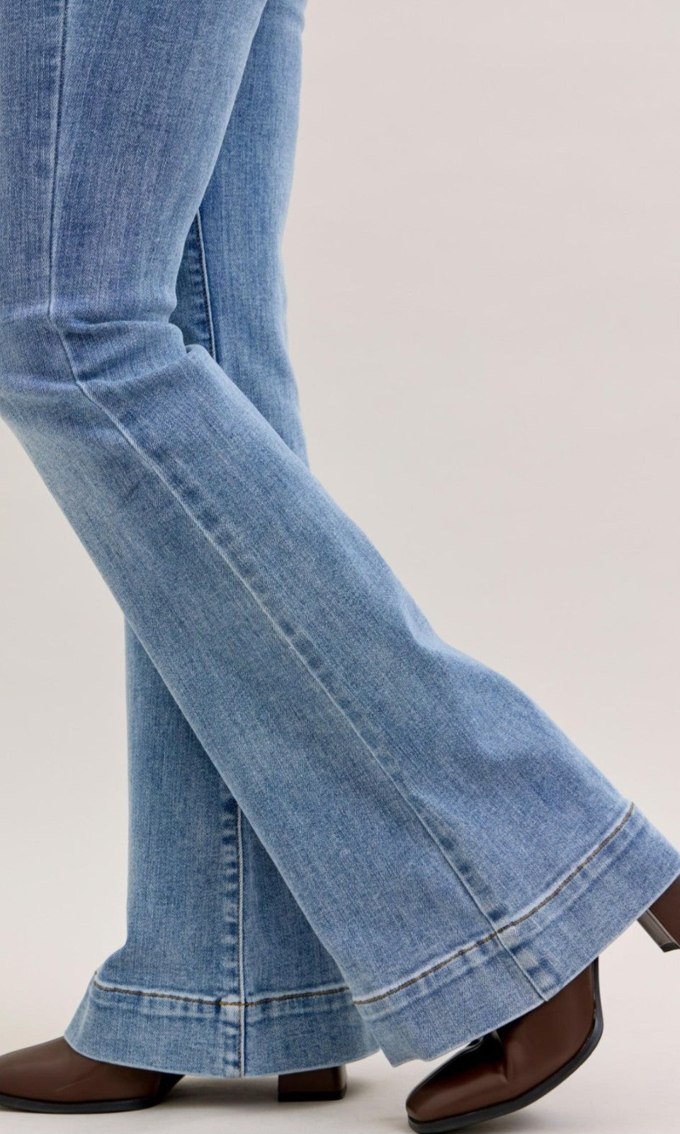 Judy Blue Mid-Rise Flare Jeans
