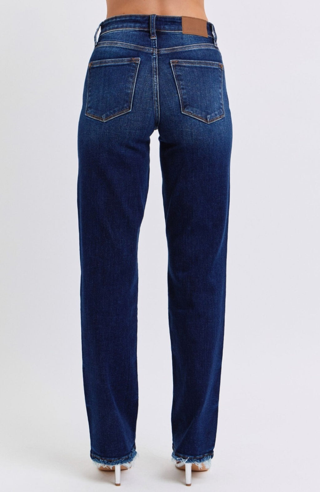 Judy Blue Mid-Rise Straight Fit  W/ Frayed Hem Jeans