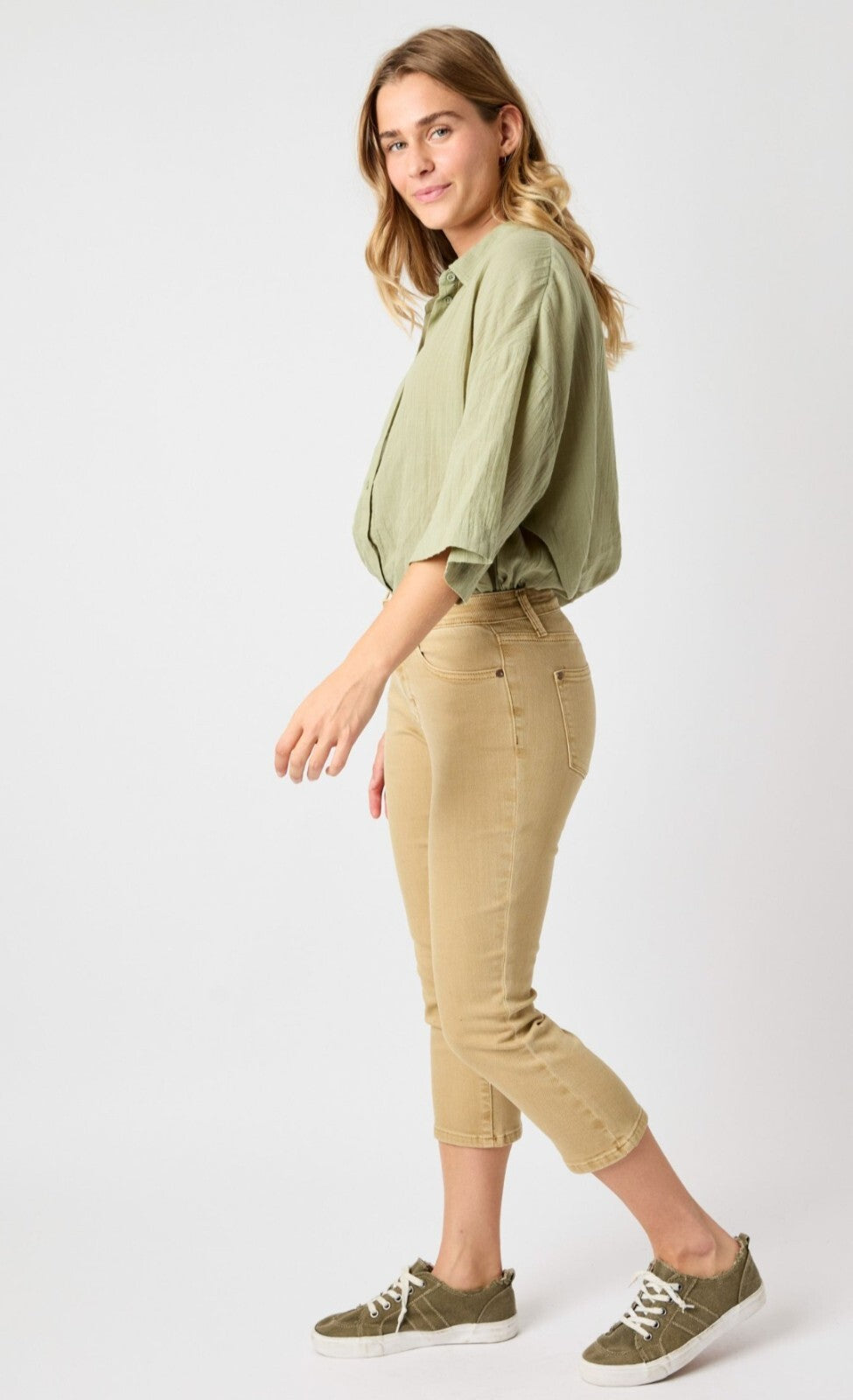 Judy Blue Mid Rise Khaki Skinny  Capri