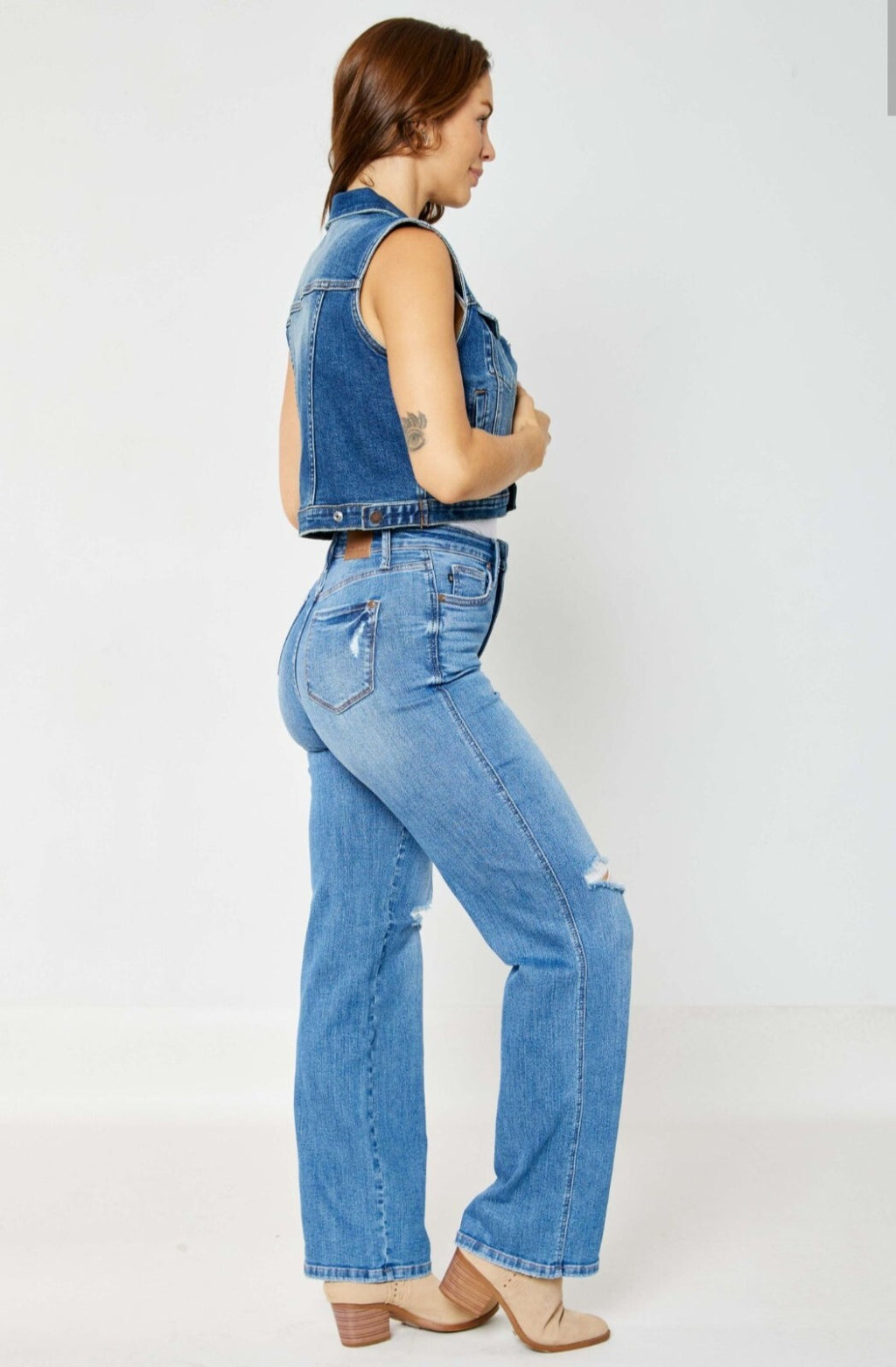 Judy Blue  High-Rise Straight  W/ Tummy Control Destroyed Knee Jeans