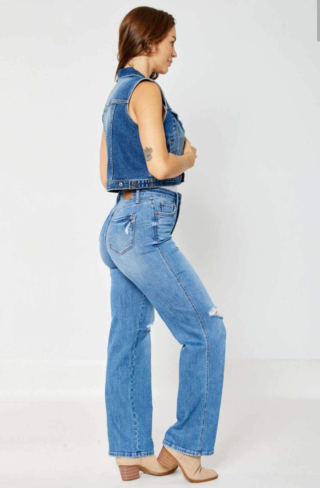 Judy Blue  High-Rise Straight  W/ Tummy Control Destroyed Knee Jeans