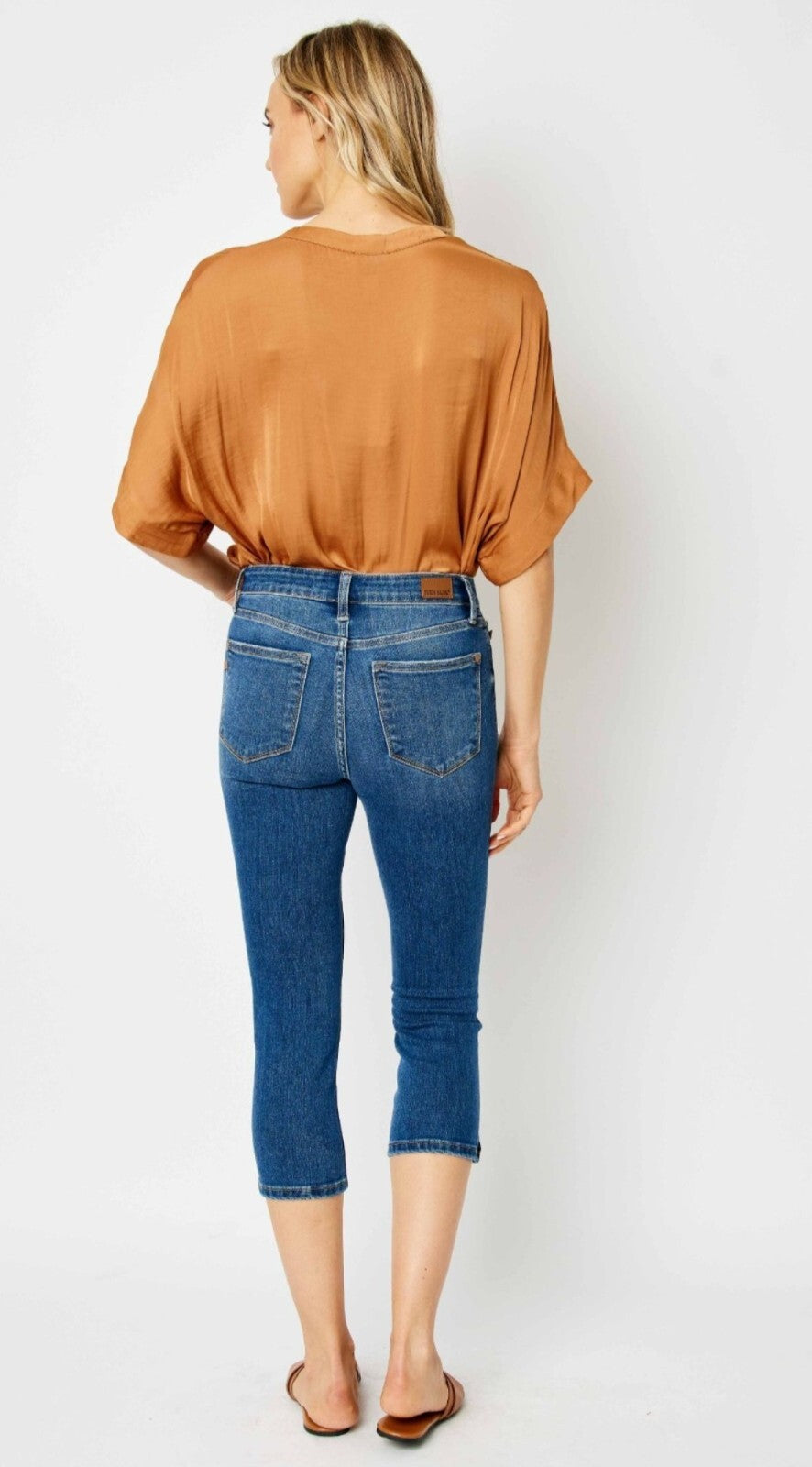 Judy Blue Mid-Rise Skinny Non Distressed Capri With a Side Slit