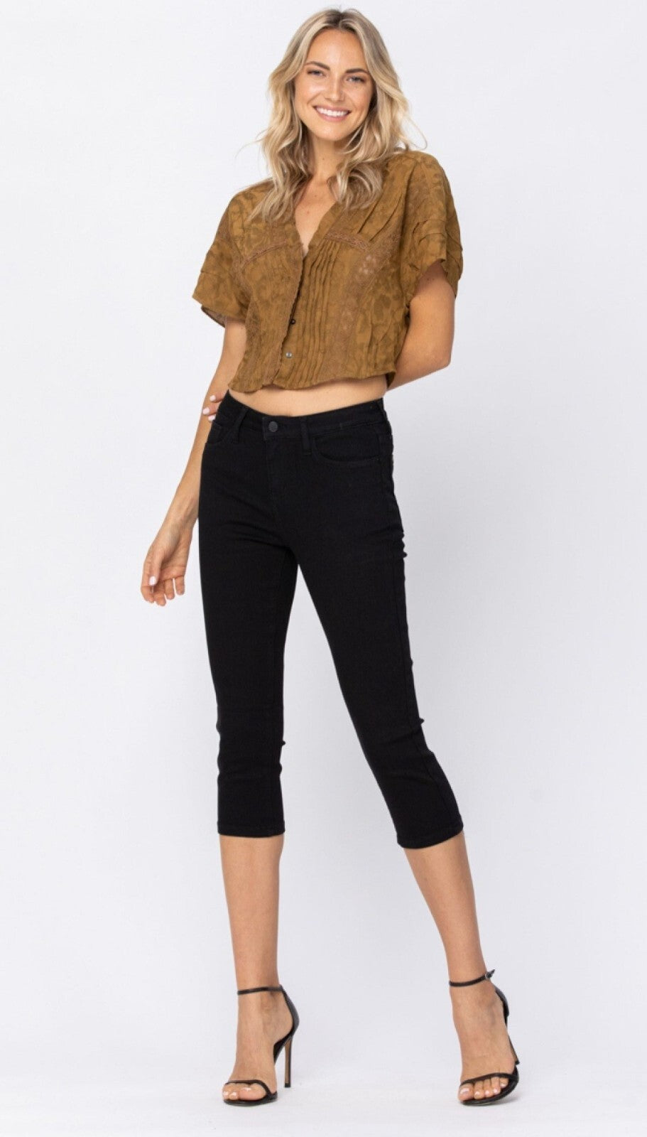 Judy Blue Mid-Rise Skinny Black Capri